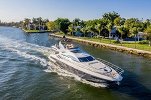 Picture Of: 72' Azimut Azimut 72S 2013 Yacht For Sale | 4 of 50