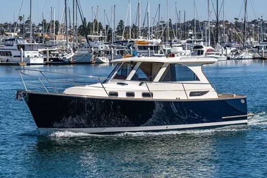 Legacy Express 32 Yacht For Sale