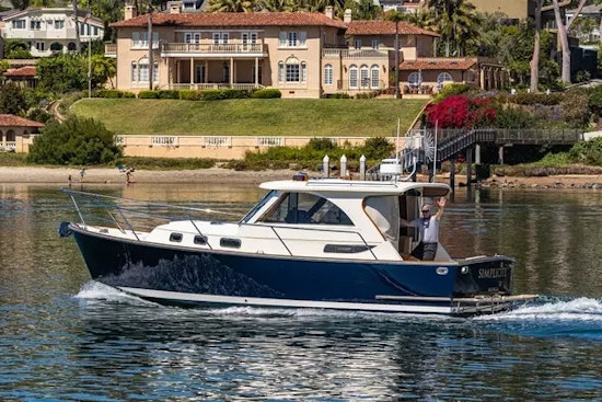 Legacy Express 32 Yacht For Sale