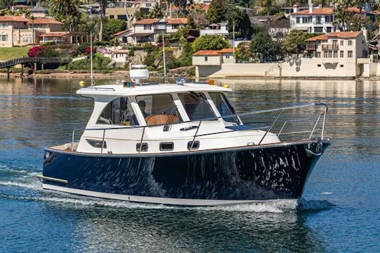 Legacy Express 32 Yacht For Sale