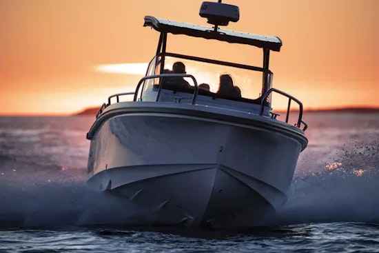 Nimbus T8 Yacht For Sale