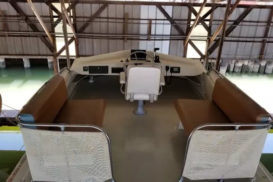Harbor Master 375 Yacht For Sale