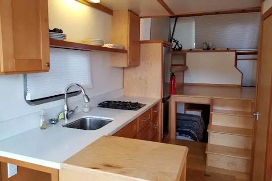 Harbor Master 375 Yacht For Sale