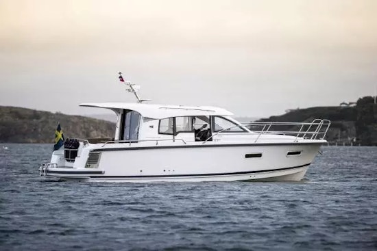 Nimbus 305 Coupe Yacht For Sale