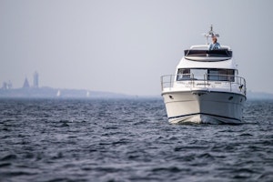 Nimbus 405 Flybridge Yacht For Sale