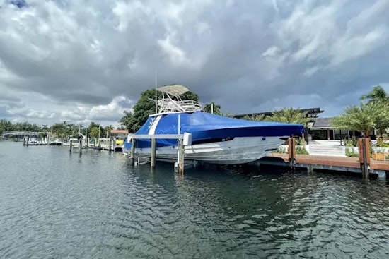 Boston Whaler 420 Outrage Yacht For Sale