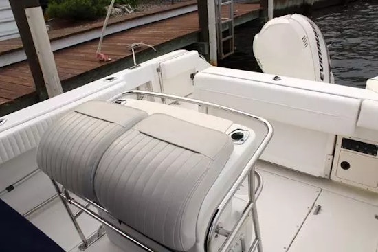 Boston Whaler 23 Outrage Yacht For Sale