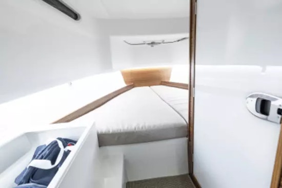 Nimbus T8 Yacht For Sale
