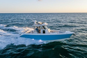 Solace 32CS Yacht For Sale