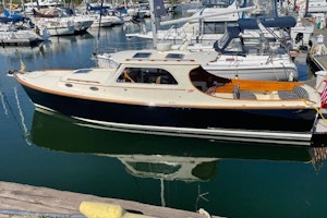 Hinckley 36 Picnic Boat EP Yacht For Sale
