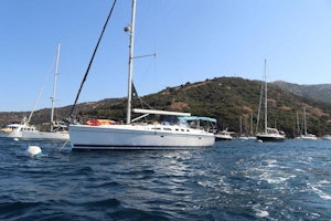 Hunter  Yacht For Sale