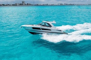 Four Winns H350 Yacht For Sale