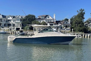 Grady-White Express 370 Yacht For Sale