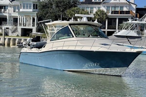 Grady-White Express 370 Yacht For Sale