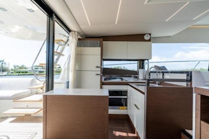 Prestige 520 Flybridge Yacht For Sale