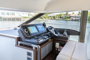 Prestige 520 Flybridge Yacht For Sale
