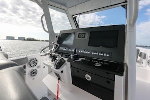 Everglades 365 CC Yacht For Sale