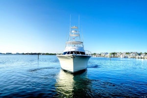 Hatteras GT60 Yacht For Sale