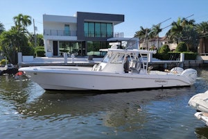 Everglades 365 CC Yacht For Sale