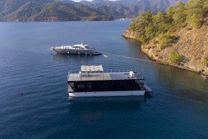 Custom Luxurious Home Catamaran Yacht For Sale