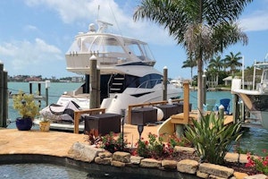 Sea Ray Fly 510 Yacht For Sale