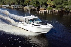Boston Whaler 325 Conquest Yacht For Sale