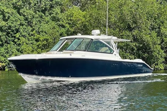 Pursuit 325 DC Yacht For Sale