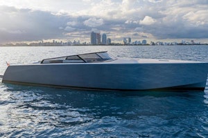 VanDutch 55 Yacht For Sale