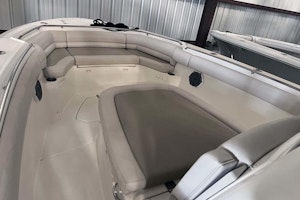 Boston Whaler 330 Outrage Yacht For Sale