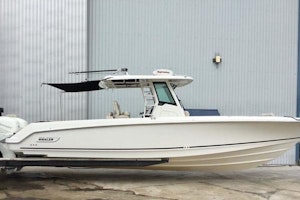 Boston Whaler 330 Outrage Yacht For Sale