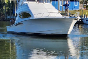Hatteras 54 Convertible Yacht For Sale