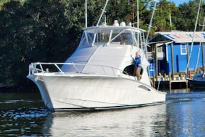 Hatteras 54 Convertible Yacht For Sale