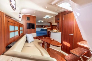 Pursuit 385 Offshore Yacht For Sale