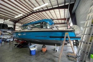 Axopar 37 XC CROSS CABIN Yacht For Sale