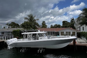 Everglades 435 Center Console Yacht For Sale