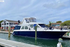 Navigator 4800 Classic Yacht For Sale