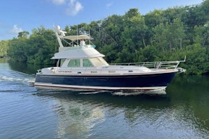 Sabre Flybridge Yacht For Sale