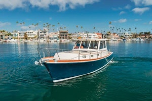 Grand Banks 43 Eastbay SX Yacht For Sale