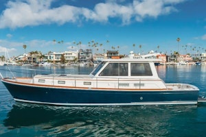 Grand Banks 43 Eastbay SX Yacht For Sale