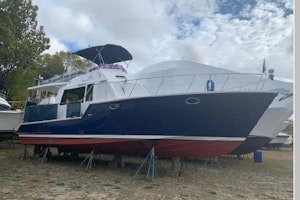 Island Pilot IP435 Yacht For Sale