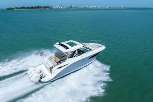 Sea Ray 320 OB Yacht For Sale