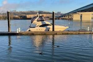 Sea Ray 420 Sedan Bridge Yacht For Sale