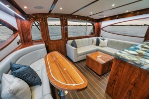 Hatteras Convertible GT59 Yacht For Sale