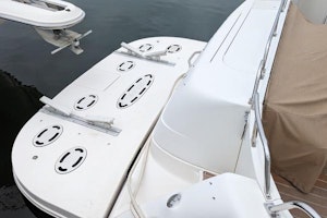 Sea Ray 560 Sedan Bridge Yacht For Sale