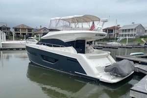Carver C52 Yacht For Sale