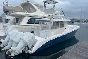 Everglades 435 CC Yacht For Sale