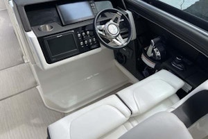 Sea Ray 350 SLX Yacht For Sale