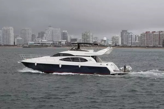 Azimut 58 Flybridge Yacht For Sale