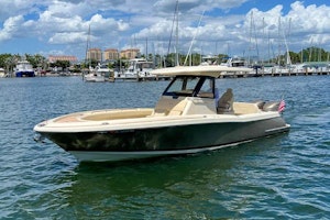 Chris-Craft  Yacht For Sale