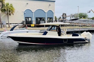 Chris-Craft Catalina Yacht For Sale